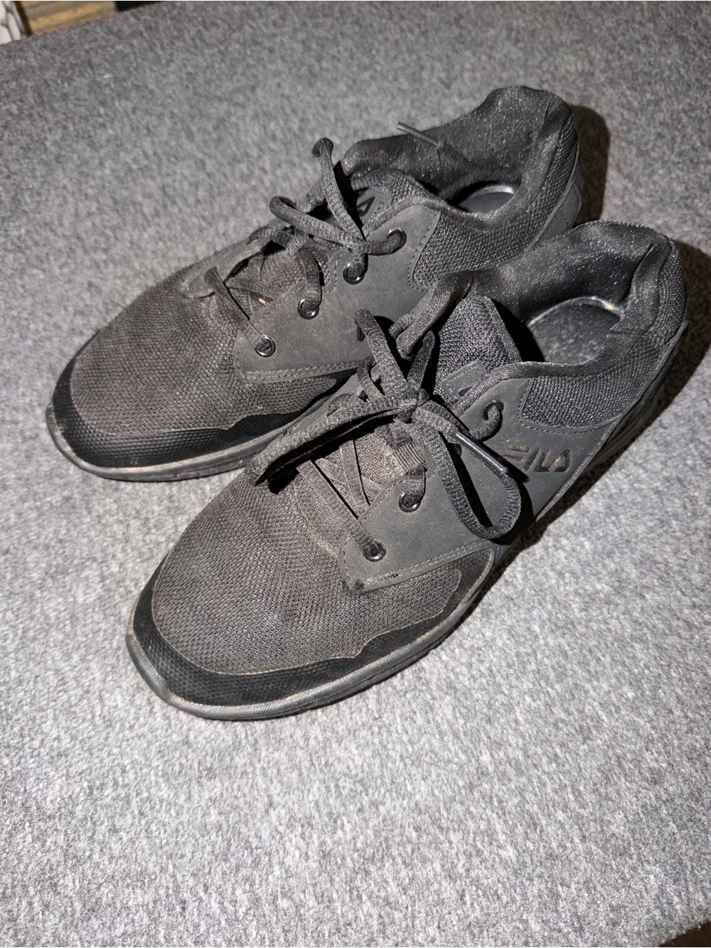 Fila sneakers non slide work sneaker size 8.5